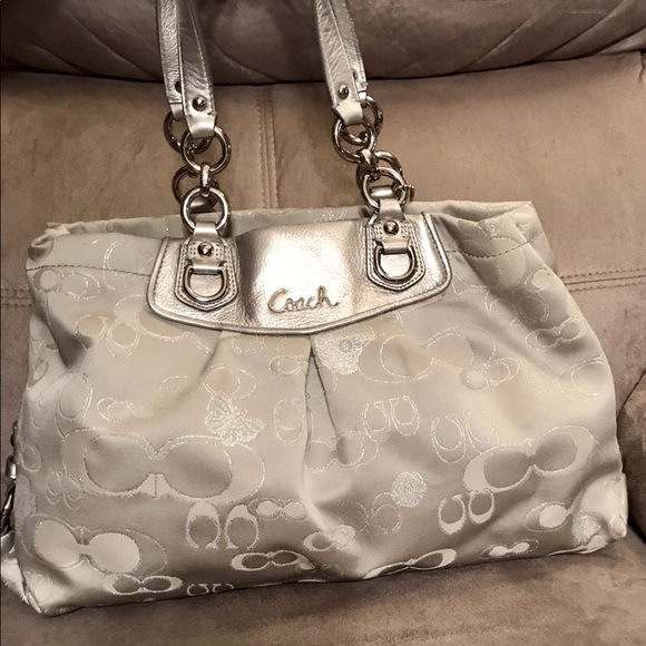 Coach Handbags - Spring delight! COACH PURSE- STYLE: F19976